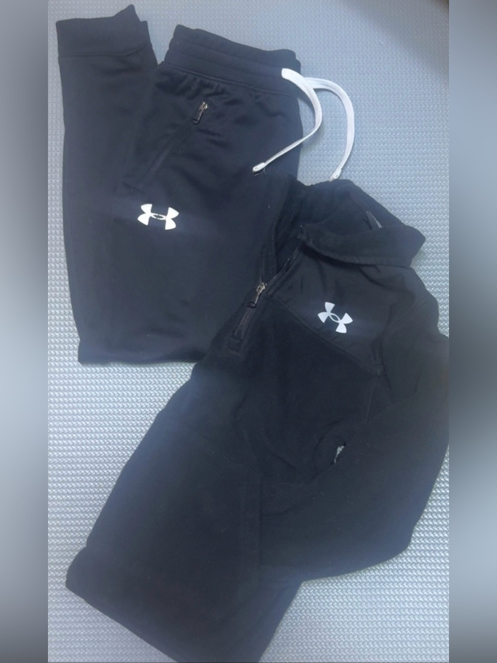Boys size youth small tracksuit